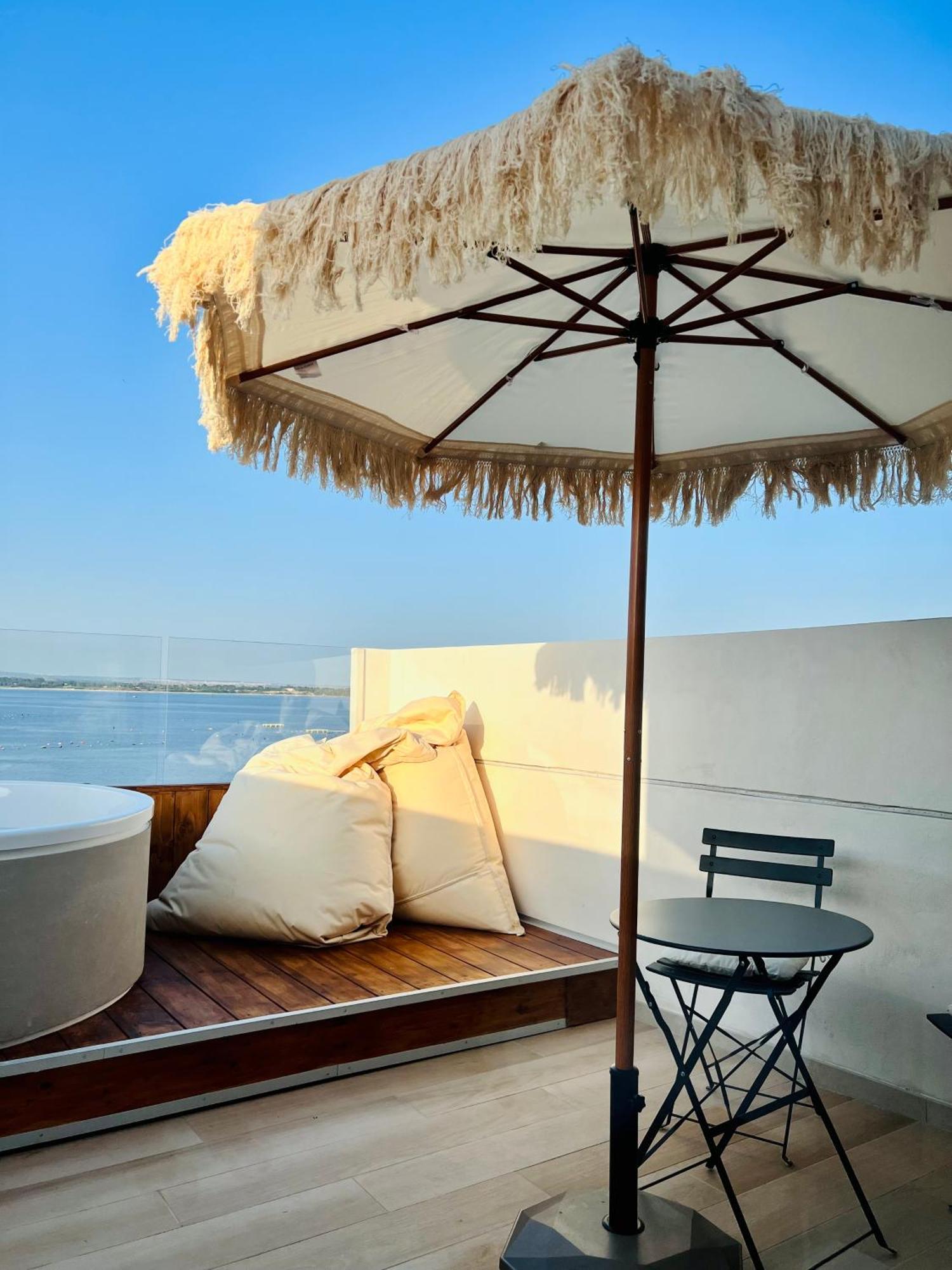 Palazzo Mata Boutique Hotel ตารันโต ภายนอก รูปภาพ