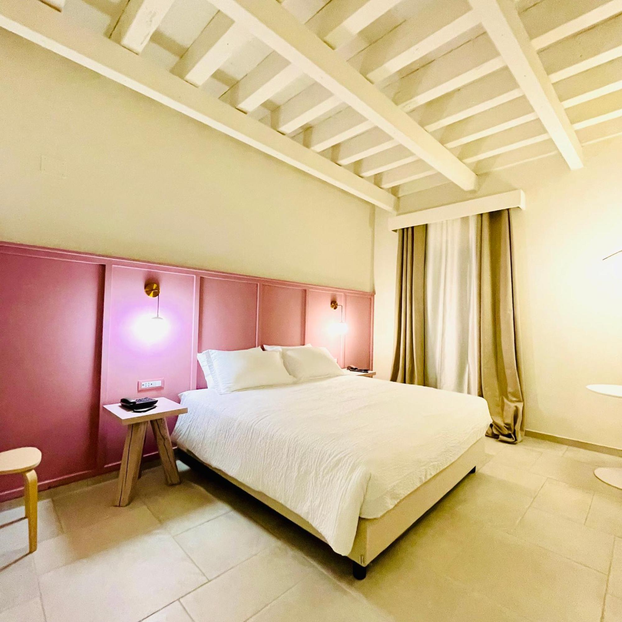 Palazzo Mata Boutique Hotel ตารันโต ภายนอก รูปภาพ