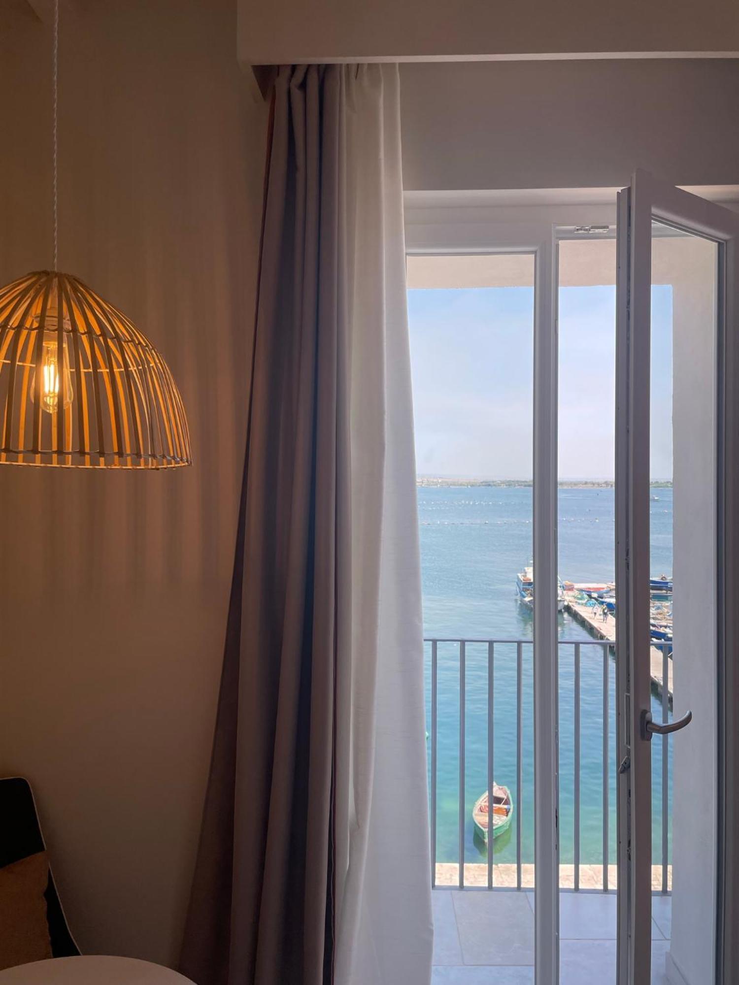 Palazzo Mata Boutique Hotel ตารันโต ภายนอก รูปภาพ