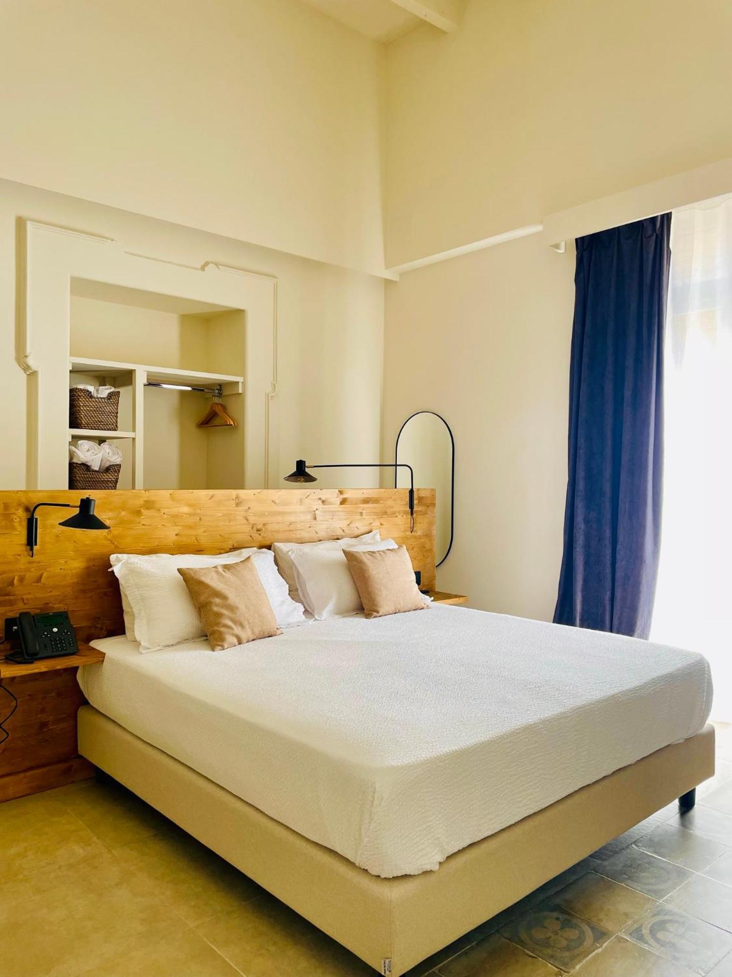 Palazzo Mata Boutique Hotel ตารันโต ภายนอก รูปภาพ